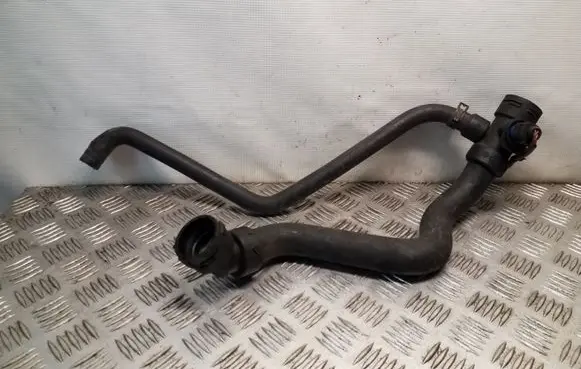 Volkswagen PASSAT B5.5 Engine coolant pipe/hose 4B0121049S