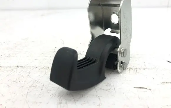 Volkswagen PASSAT B8 Tie down hook / loop 3V9867615