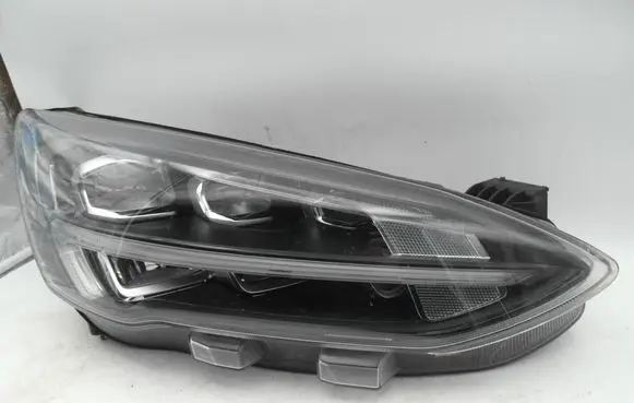 Ford Focus Headlight/headlamp JX7B13E014CD