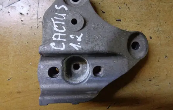 Citroen C4 Cactus Gearbox mounting bracket 9684812280