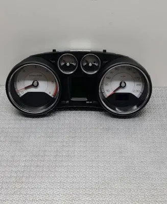 Peugeot 308 Speedometer (instrument cluster) 9665107680 610337 TY97R211T