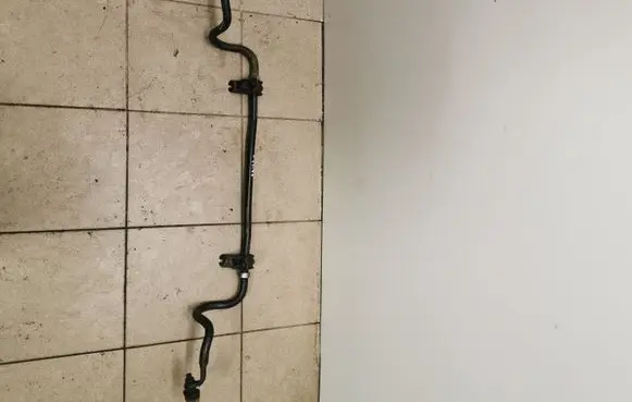 Nissan Leaf I (ZE0) Front anti-roll bar/sway bar