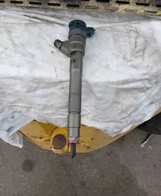 Renault Megane IV Fuel injector 0445110546