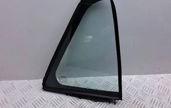 Toyota Avensis T270 Rear vent window glass 6812305100 6818805070 43R00048