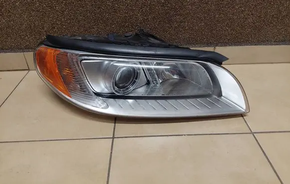 Volvo S80 Headlight/headlamp 31214348
