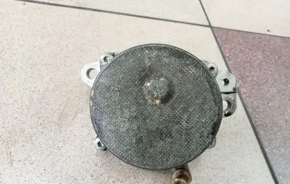 Opel Corsa C Vacuum pump 7350135872901400