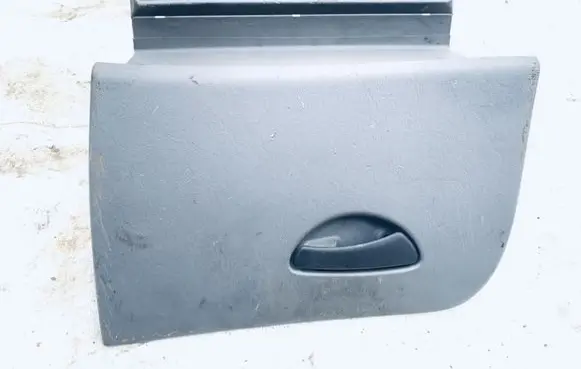 Ford Focus Glove box