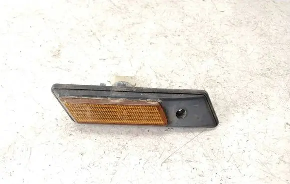 BMW 3 E36 Front fender indicator light 13780139