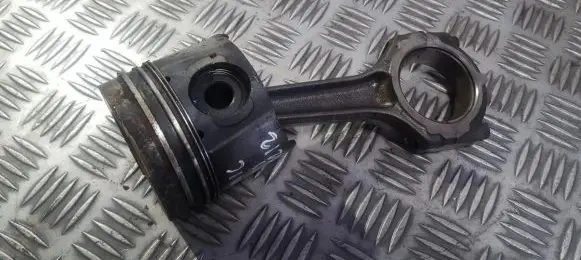 Renault Scenic I Piston with connecting rod