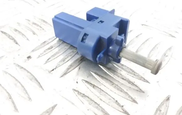 Clutch pedal sensor