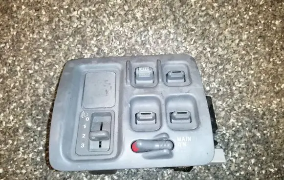 Honda CR-V Hazard light switch M17432