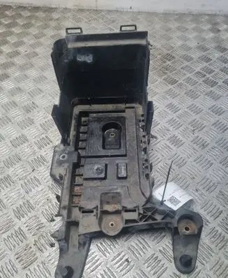 Audi A3 S3 8P Battery tray 1K0915333C