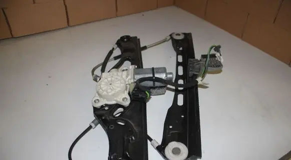 Mercedes-Benz E W211 Front door window regulator with motor A2117200146