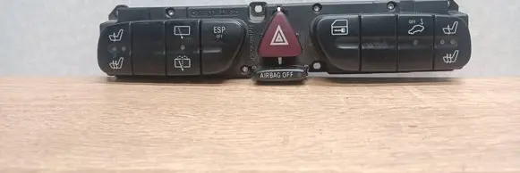 Mercedes-Benz C W203 Hazard light switch 2038218858 20837362001 3306430200