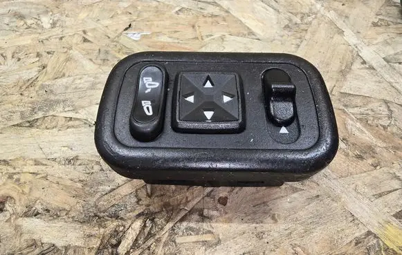 Maserati Coupe Wing mirror switch 813218