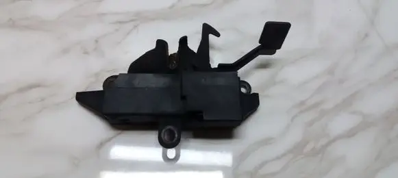 Toyota Avensis T220 Engine bonnet/hood lock/catch