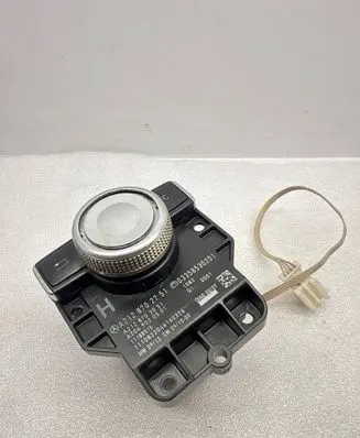 Mercedes-Benz E W212 Head unit multimedia control A2128702751 A2049020501 03358530201