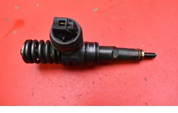 Volkswagen Cross Touran I Fuel injector 0414720215