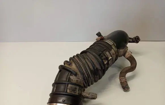Suzuki Liana Air intake hose/pipe