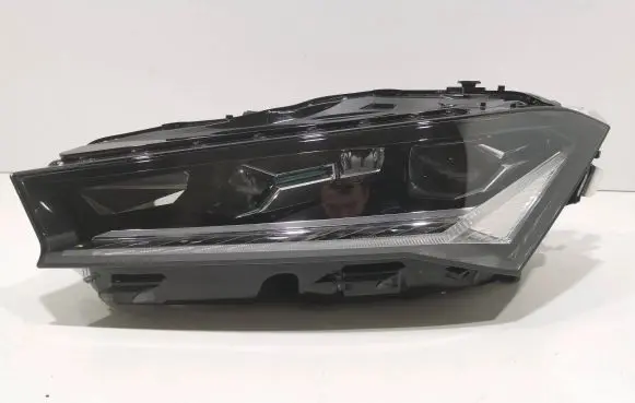 Skoda Superb B8 (3V) Headlight/headlamp 3P1941015A