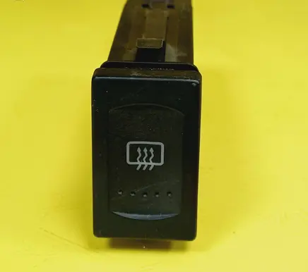 Volkswagen PASSAT B5.5 Windscreen/window heater switch 3B0959621D