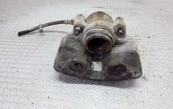 Mercedes-Benz Vito Viano W638 Front brake caliper