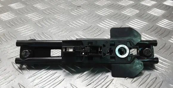 Volvo V40 Seat belt adjustment rail 16521700A
