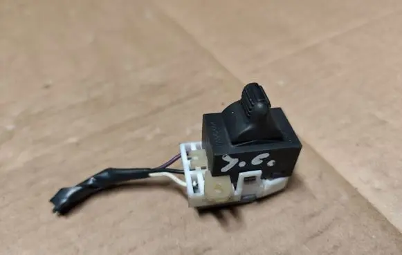 Jeep Cherokee III KJ Electric window control switch