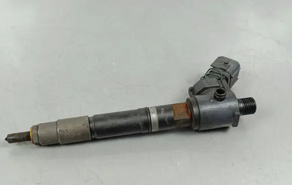Volvo XC90 Fuel injector 31336769