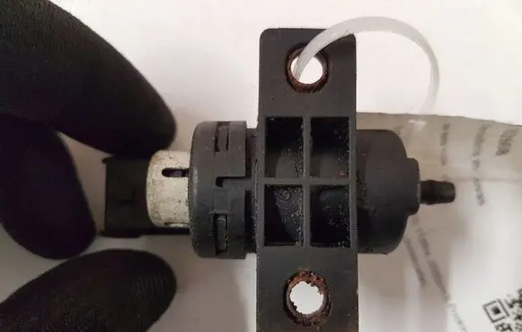 Opel Astra H Turbo solenoid valve 55566051