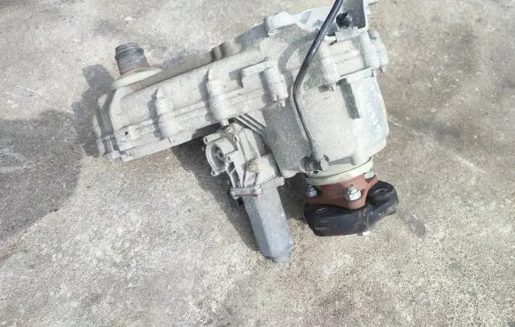 BMW X5 E70 Gearbox transfer box case 27107599886 27107574777 27107566252