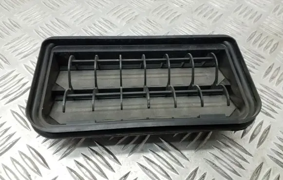 Volkswagen PASSAT B7 Quarter panel pressure vent 3C0819465