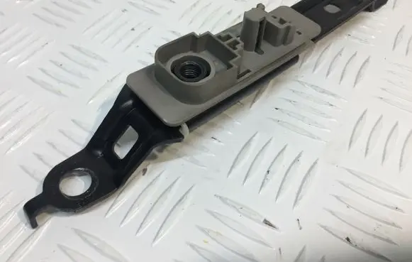 Nissan X-Trail T31 Seat belt height adjuster 
