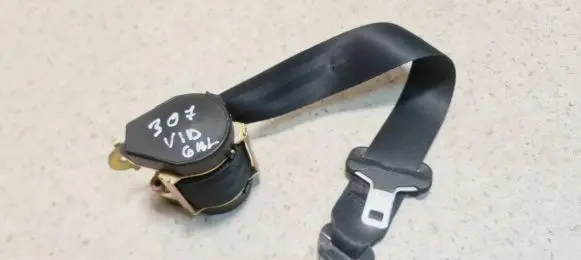 Middle seatbelt (rear)