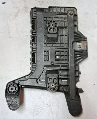 Volkswagen PASSAT B6 Battery tray 1K0915333