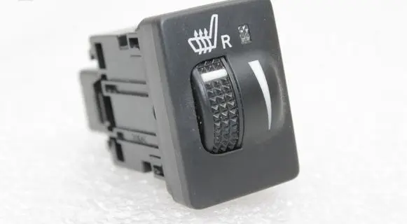Toyota Avensis T270 Seat heating switch 8475105060