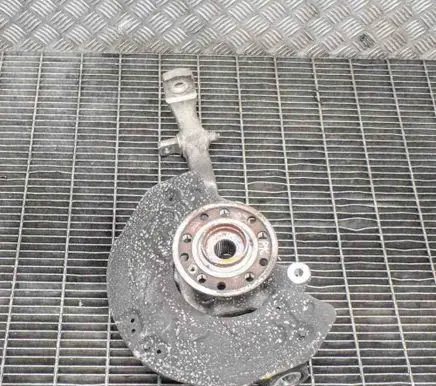 Front wheel hub