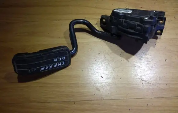 Volkswagen Sharan Accelerator throttle pedal 7M4721603B