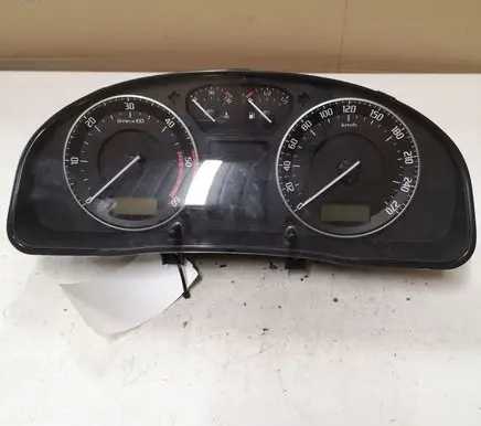 Skoda Superb B5 (3U) Speedometer (instrument cluster) 3U0920812D 81071428