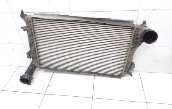 Volkswagen Touran I Intercooler radiator 1K0145803H 038906051B 0281002399