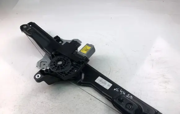 Nissan Pulsar Front door electric window regulator C21970100