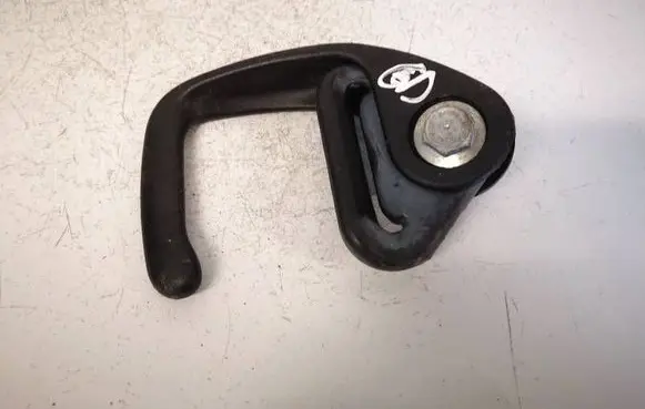 Peugeot 307 Rear seatbelt buckle