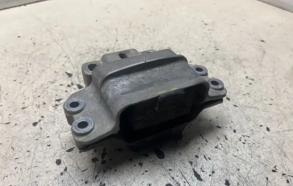 Volkswagen Golf VI Engine mount bracket 1K0199555
