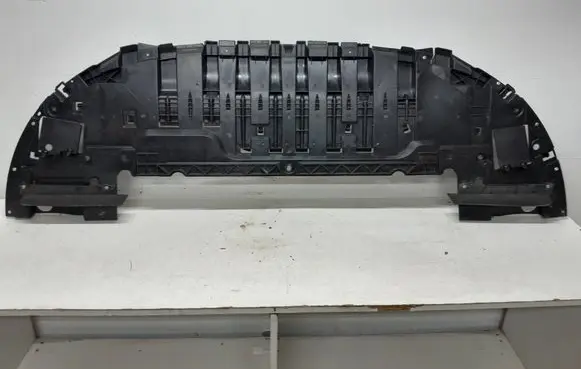 Renault Megane IV Front bumper skid plate/under tray 622355835R