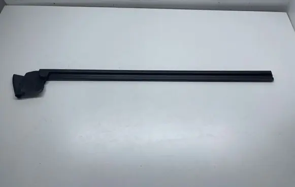 Tesla Model Y Rubber seal front door window/glass 150006200C