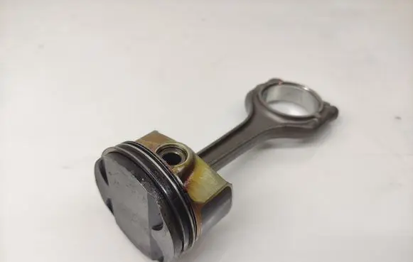 Piston