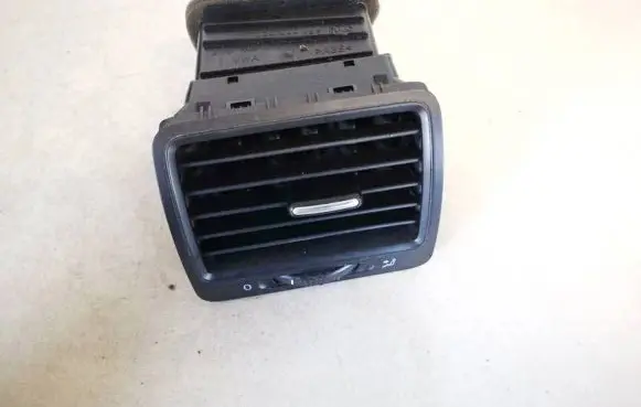 Volkswagen Golf V Dash center air vent grill 1k0819710 1k0819704