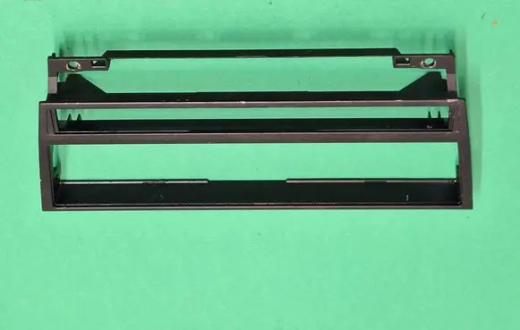 BMW 5 E39 Radio/GPS head unit trim 8247302