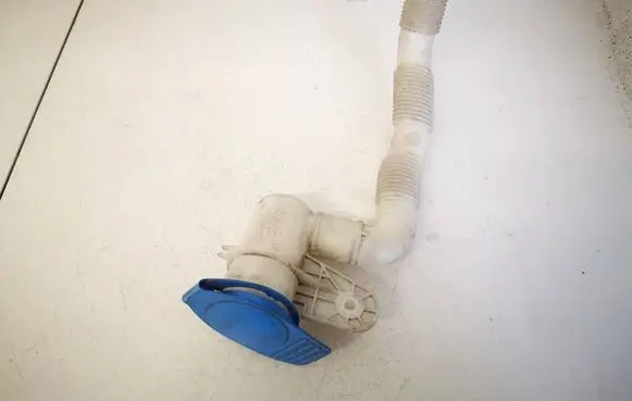 Volkswagen Jetta VI Windshield washer fluid reservoir/tank 1K0955455