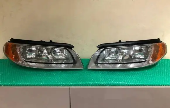 Volvo XC70 Headlights/headlamps set 31214351 31214352